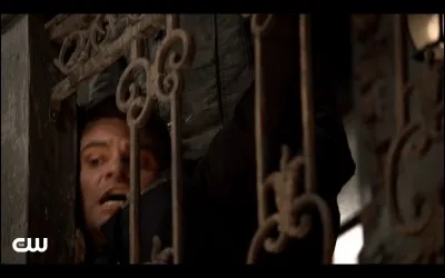 Pourquoi Klaus a-t-il tué Gia ?