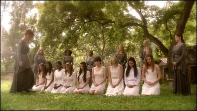 Qui a sauvé Davina de la moisson ?