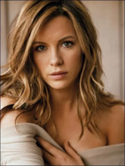 Dans Underworld, quel est le prénom de la chasseuse de lycans interprétée par la magnifique Kate Beckinsale ?