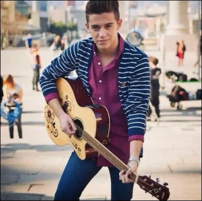 Quel est son chanteur préféré ?