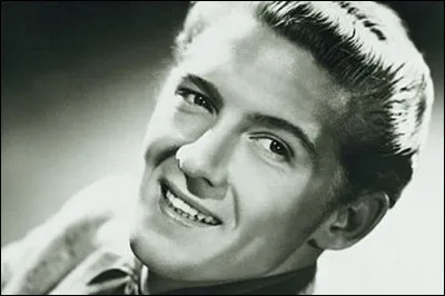 Quel surdoué du genre musical, surnommé "The Killer" pour son caractère excentrique, a chanté en 1957 "Great Ball of Fire" ?