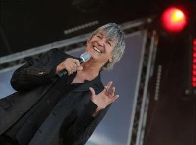 Qui a fait monter sur scne un bnvole pour qu'il interprte une chanson de sa composition en plein milieu d'un concert ?