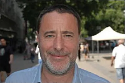 Il a r&eacute;alis&eacute; "Qu'est-ce qu'on a fait au bon Dieu ?", "Ducobu",... Qui est-il ?