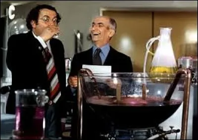 Quel humoriste a joué au côté de Louis de Funès dans le film "L'Aile ou la Cuisse" sorti en 1976 ?