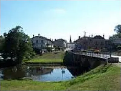 Cette balade se termine à Villandraut. Nous sommes en Gironde, dans l'ancienne région ...