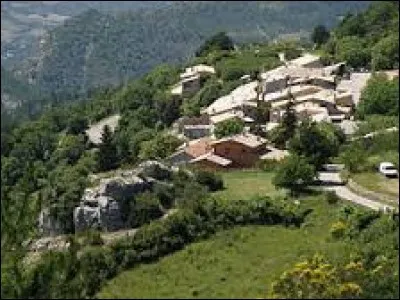 Le Poët-en-Percip est un petit village rhônalpin de 18 habitants situé dans le département ...