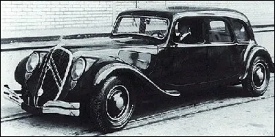 Quel constructeur français a créé dans les années 30 la célèbre "Traction avant" ?
