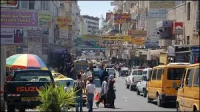 Dans quel pays la ville de Ramallah est-elle située ?