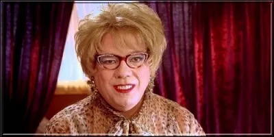 Pour ne plus être au chômage, Didier Bourdon se déguise en voyante roumaine appelée :