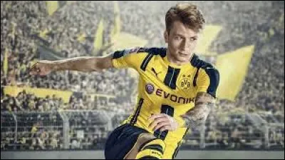 A quelle équipe appartient le joueur en photo ?