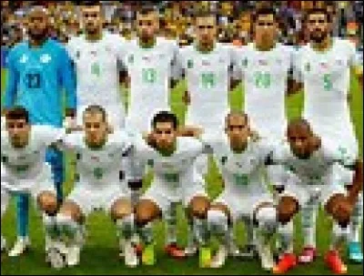Comment surnomme-t-on l'équipe de football d'Algérie ?