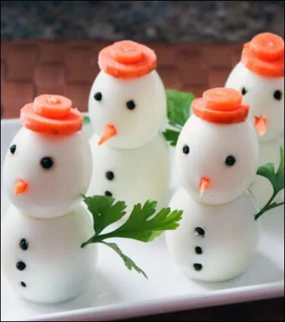 Il siège auprès d'un magistrat pour l'aider dans ses fonctions !