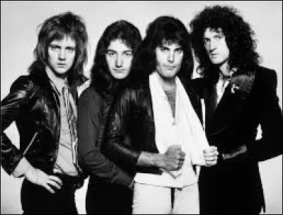 Quel groupe a chanté "We Are the Champions" sorti en 1977 ?