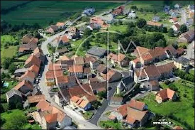 Pour finir, je vous emmène dans les airs de Lorraine. Nous survolons le village de Wintersbourg. Il se situe dans le département ...