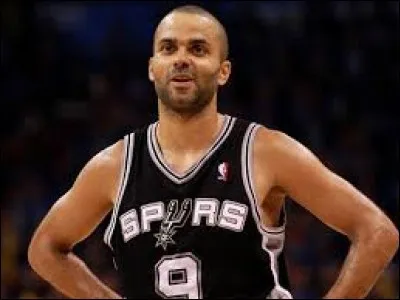 Tony Parker est champion de :