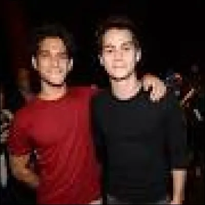 Qui sont ses deux acteurs dans "Teen Wolf" ?