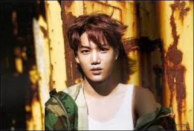 Quel est le nom du premier membre qui chante dans "Growl" ?