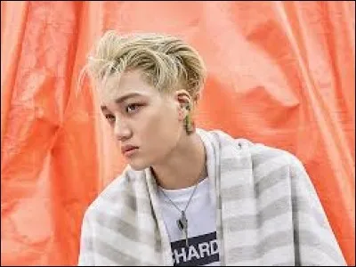 Dans le clip "Lotto" d'EXO, qui chante en premier ?