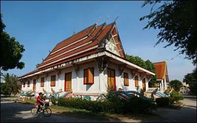 Dans quel pays se trouve Savannakhet ?