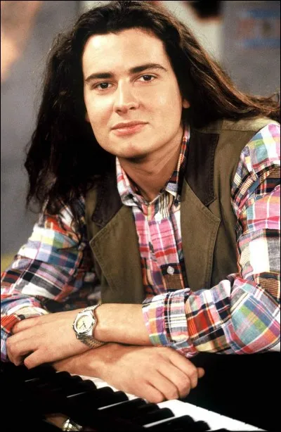 Avec qui ce personnage a-t-il eu une relation ?