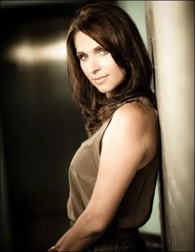 Avec qui ce personnage a-t-il eu une relation ?