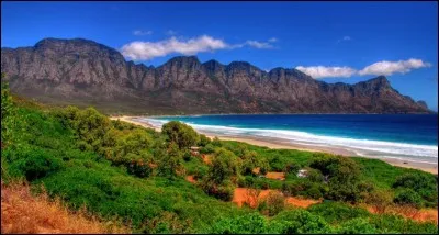 Parmi les villes suivantes, laquelle ne se situe pas en Iran ?