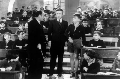 Ce film de Jean Dréville sorti en 1945 a pour cadre un centre éducatif dans des adolescents difficiles s'éveillent à la musique. Un thème repris plus tard dans "les choristes". Quel est le titre de ce film ?