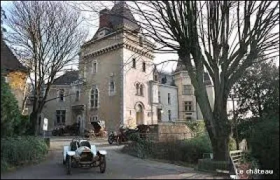 Dans quelle ville de la m&eacute;tropole de Lyon pourrez-vous visiter le Mus&eacute;e de l'automobile Henri-Malatre ?