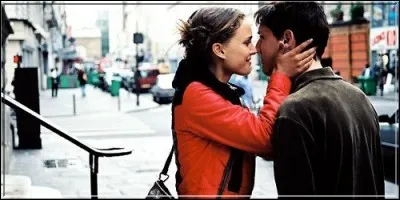 Ce film est le premier de la franchise « Cities of Love ». Centré sur une ville-capitale, il est composé de 18 courts-métrages tournés dans ses différents arrondissements. Il s'intitule :