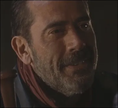 À qui Negan adresse-t-il la parole quand il dit : "You got a lot of our guns" ?