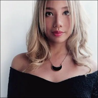 Qui est cette YouTubeuse ?