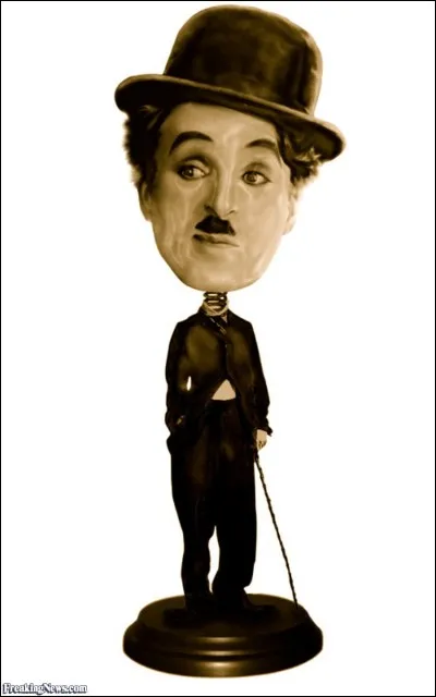Quel est le surnom de Charlie Chaplin ?