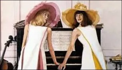 Dans quel film jouent Catherine Deneuve et Françoise Dorléac ?
