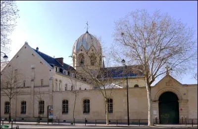 Qui est le propri&eacute;taire du couvent ?