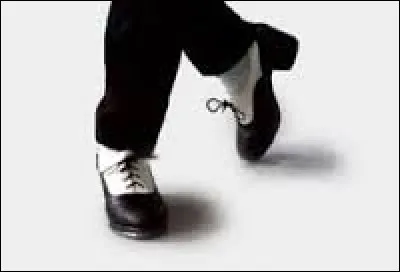 Qui chante "La pluie fait des claquettes" ?