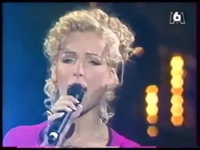 Diffusée sur M6 à partir de 1993, à raison de 2 à 3 émissions par année, cette série de concerts, qui donna lieu à nombre de compilations audio, se nommée :