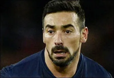 Quel est le numéro d'Ezequiel Lavezzi ? (au PSG)
