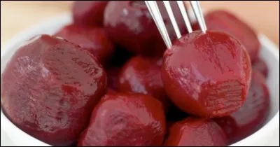 Les feuilles de la betterave rouge sont comestibles !