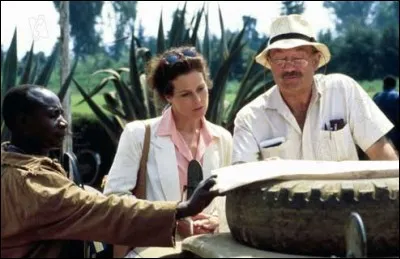 Ce film, réalisé en 1988 est consacré à l'engagement de Dian Fossey, interprétée par Sigourney Weaver, en Afrique centrale, pour la protection des animaux. Quel est le titre de ce film ?