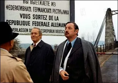Ce film d'espionnage d'Henri Verneuil, réalisé en 1973, a pour interprètes principaux Yul Brynner, Henri Fonda et Philippe Noiret. Quel est son titre ?