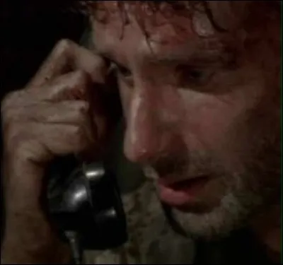 Quand Rick est au téléphone à la prison, qui est ce S3 E6 ?