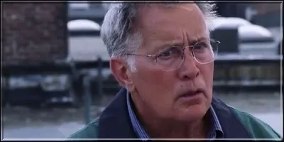 Où Queenan est-il tué ?