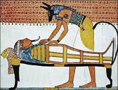 Anubis est un dieu funéraire de l'Égypte antique, maître des nécropoles et protecteur des embaumeurs. Il avait une tête de...