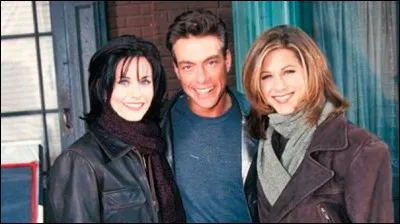 Une soirée spéciale, présentée par Jean-Luc Delarue, fut consacrée à la série Friends pour son arrivée sur France 2. L'épisode proposé, en raison de son record d'audience américain et la présence de Jean-Claude Van Damme, était :