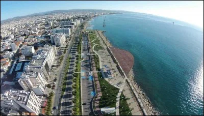 Sur quelle île de la Méditerranée se trouve la ville de Limassol ?