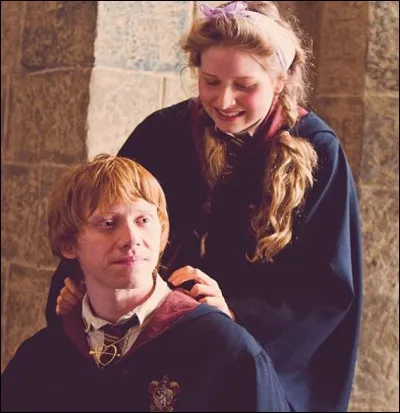 Avec qui Ron est-il en couple dans le tome 5 ?