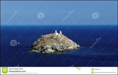 Comment s'appelle l'île dans le premier film ?