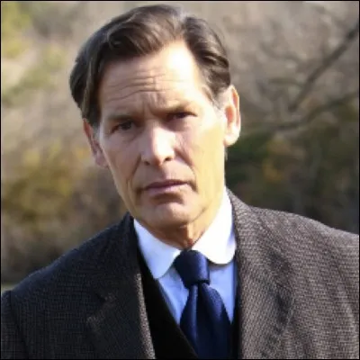 Quelle est la couleur des yeux du père de Damon ?