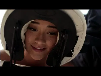 Qui masse Emily dans la saison 2 ?