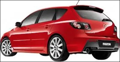 Quelle est la marque de cette voiture ?